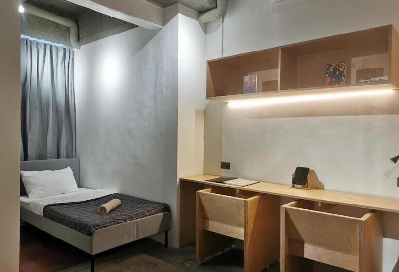 Deluxe Studio, Homebase Kapitolyo   Minimalist Serviced Apartments