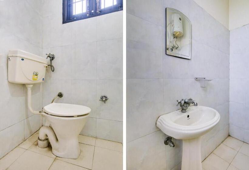 Трехместный Номер Классика, Oyo Flagship 81310 Hotel Sunrise