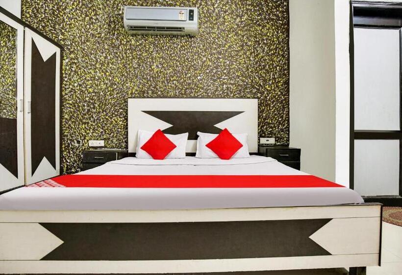 Трехместный Номер Классика, Oyo Flagship 81310 Hotel Sunrise