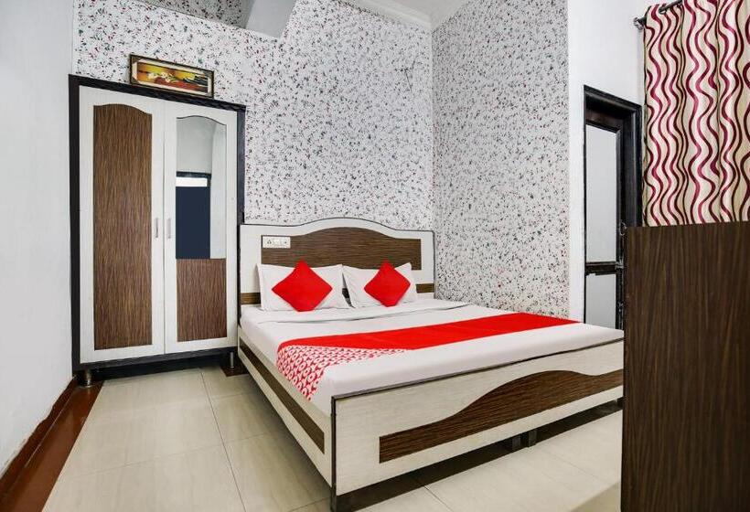 Трехместный Номер Классика, Oyo Flagship 81310 Hotel Sunrise