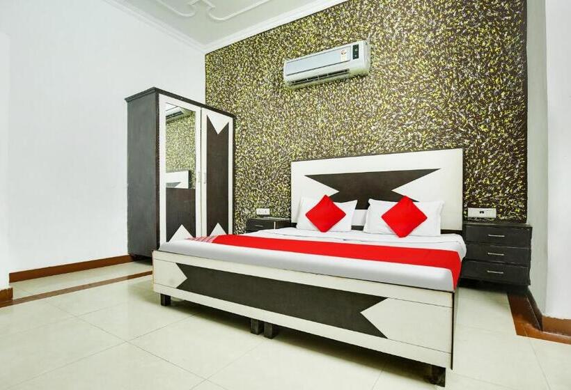 Трехместный Номер Классика, Oyo Flagship 81310 Hotel Sunrise