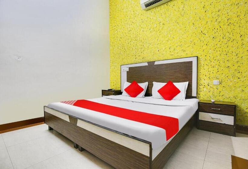 Трехместный Номер Классика, Oyo Flagship 81310 Hotel Sunrise