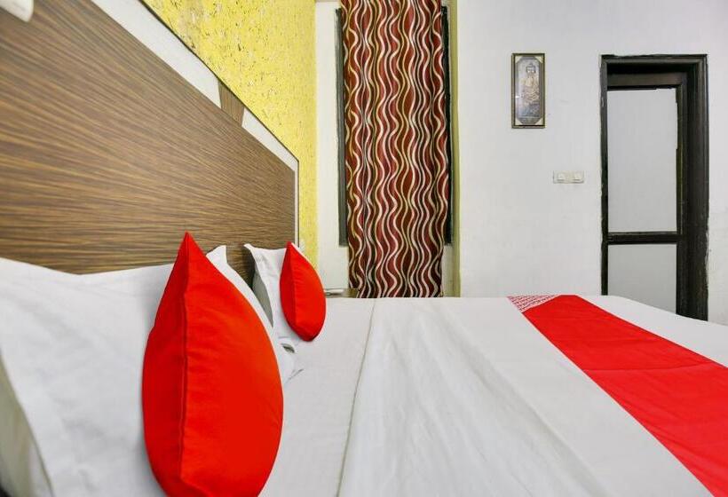 Трехместный Номер Классика, Oyo Flagship 81310 Hotel Sunrise