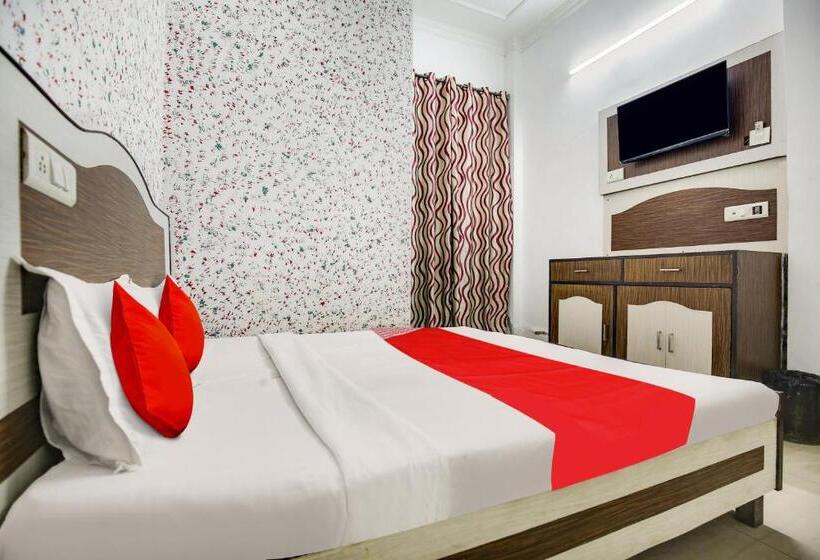 Трехместный Номер Классика, Oyo Flagship 81310 Hotel Sunrise