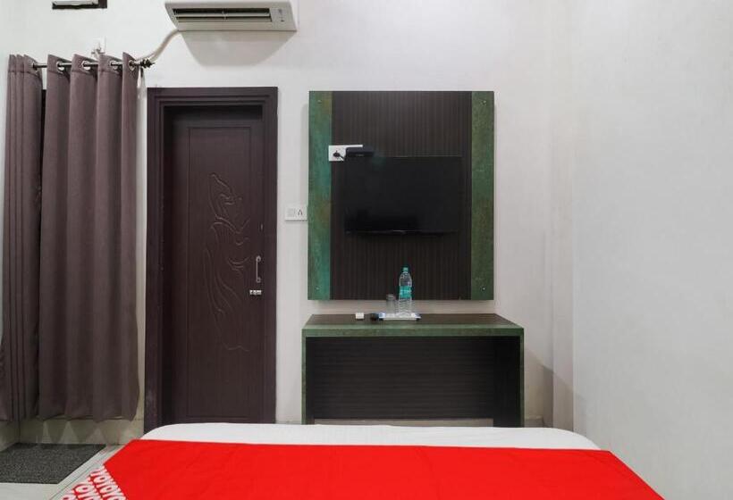 三人经典房间, Oyo Flagship Hotel Green Apple