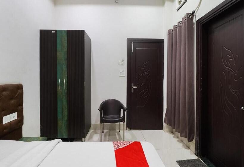 Трехместный Номер Классика, Oyo Flagship Hotel Green Apple
