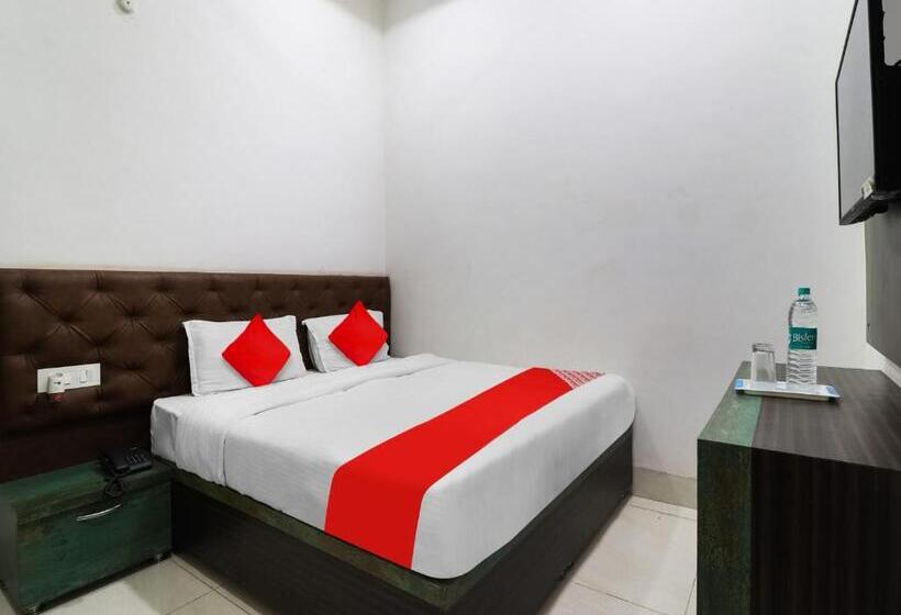 Трехместный Номер Классика, Oyo Flagship Hotel Green Apple