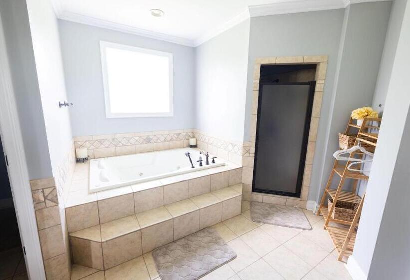 Номер Deluxe, Soulbeatz Country Mini Mansion W/ Pool & Putting Green