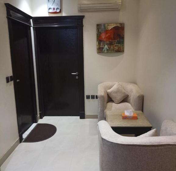 单人经济间, برج الراية الملز