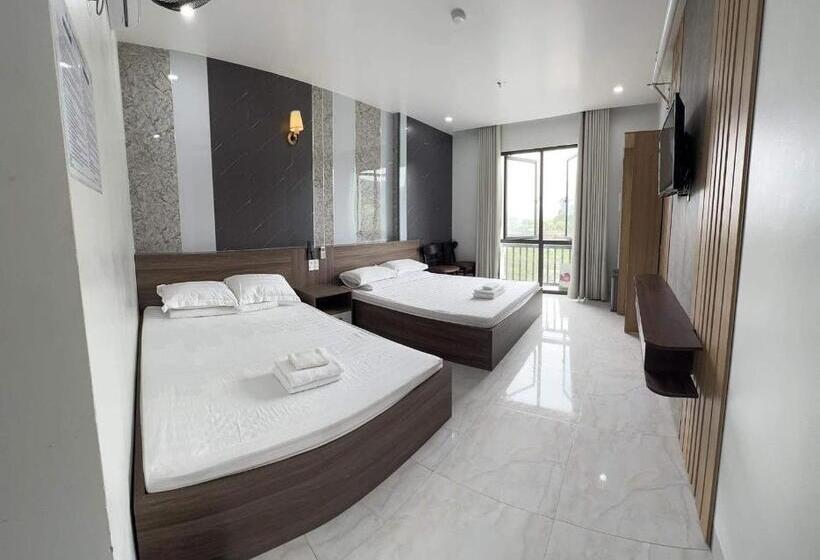 اتاق استاندارد با چشم‌انداز استخر, Dũng Thoa