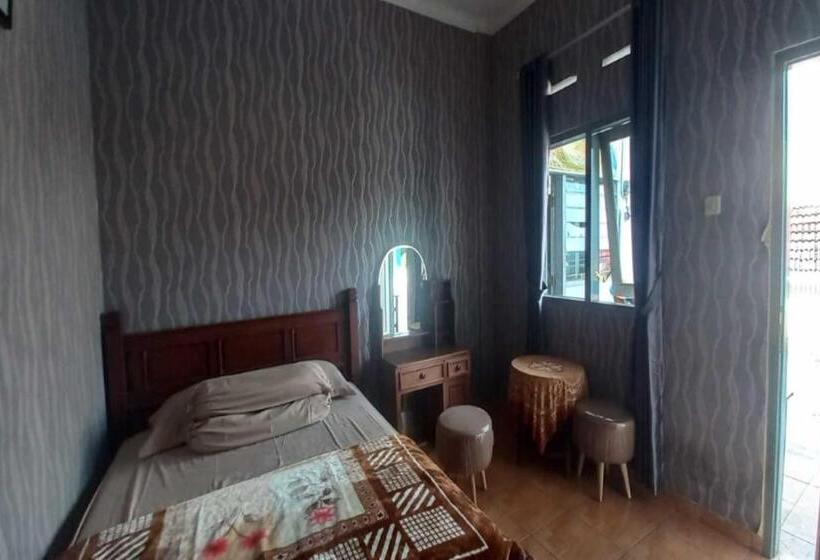 Номер Стандарт, Oyo 92533 Harjuna Guest House