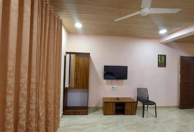 デラックスルーム, Soham Beach Resort, Diveagar