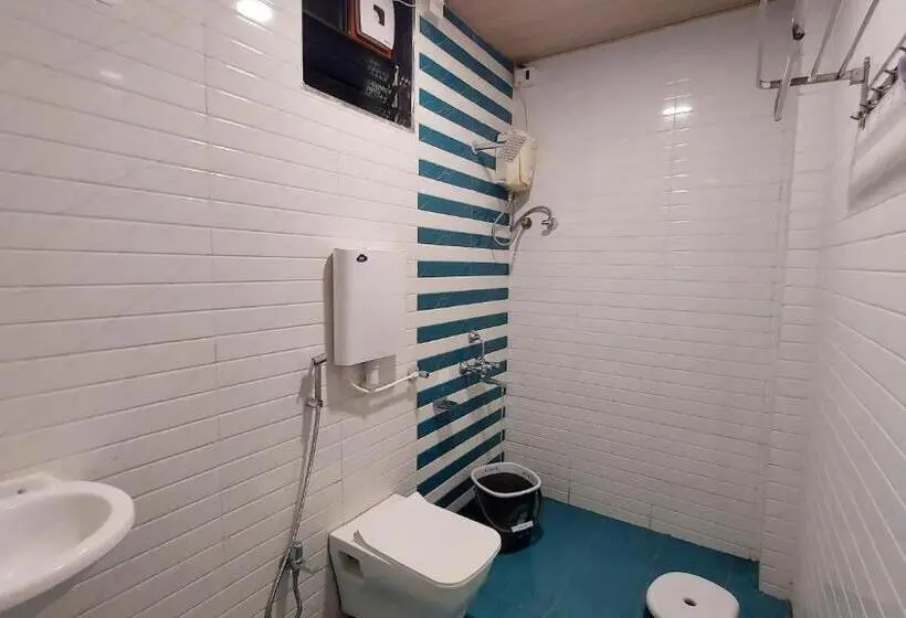 キングサイズベッドのスタンダードルーム, Soham Beach Resort, Diveagar