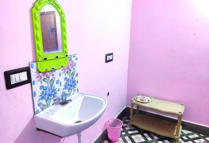 חדר קלאסי לשלושה, Spot On Ct Heaven Palace