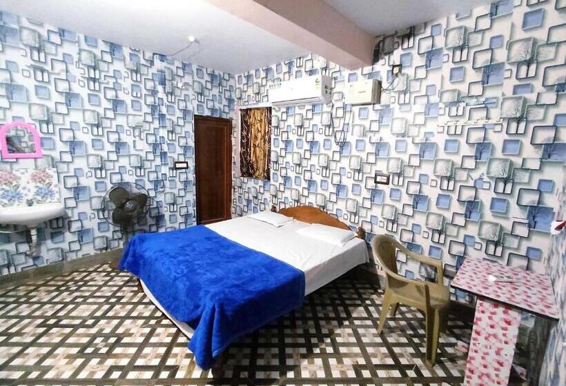 חדר קלאסי לשלושה, Spot On Ct Heaven Palace