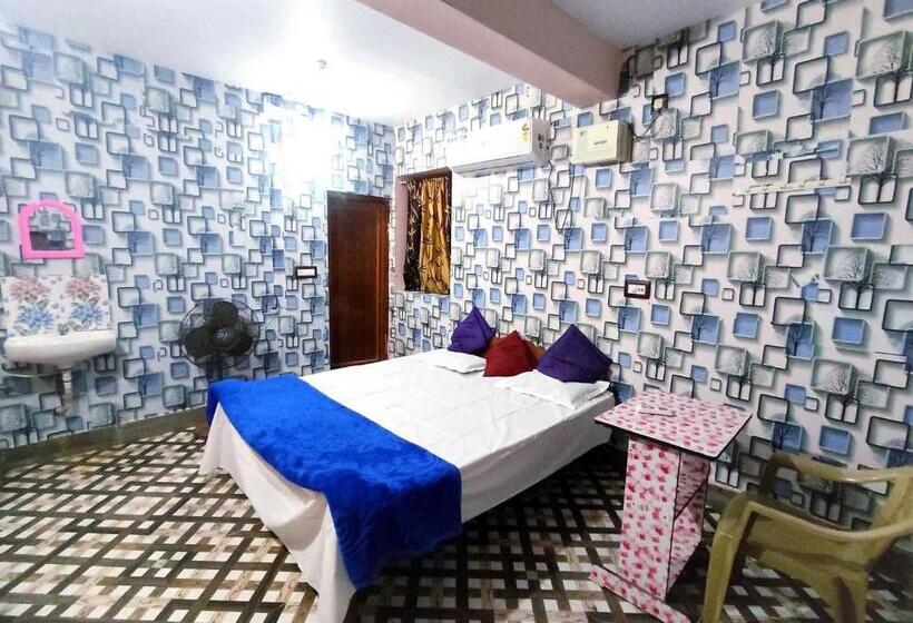 חדר קלאסי לשלושה, Spot On Ct Heaven Palace