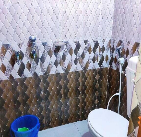 חדר סטנדרט לשלושה, Spot On Ct Heaven Palace