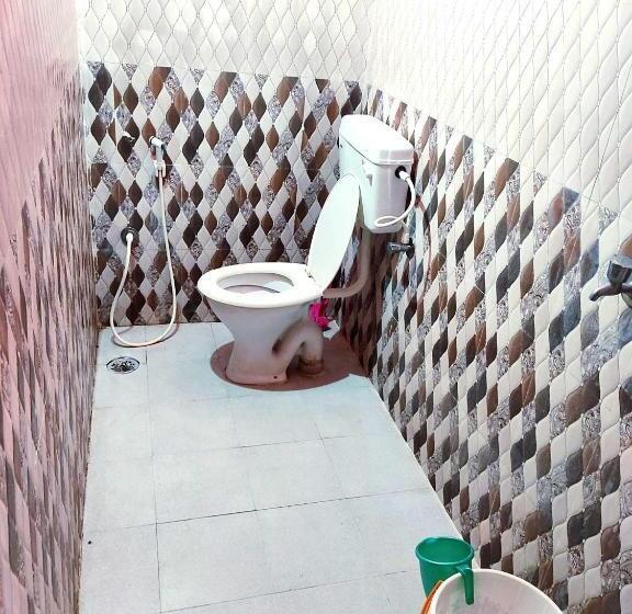 חדר סטנדרט לשלושה, Spot On Ct Heaven Palace