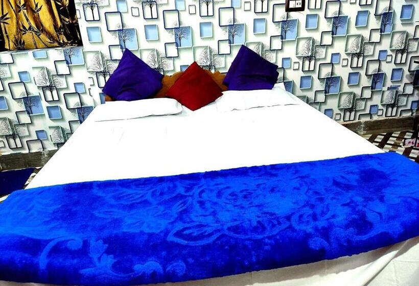 חדר סטנדרט לשלושה, Spot On Ct Heaven Palace