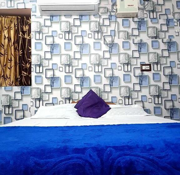 חדר סטנדרט לשלושה, Spot On Ct Heaven Palace