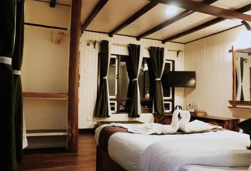 デラックストリプルルーム, The Nettle And Fern Farmstay