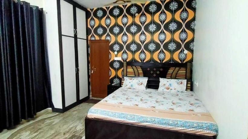 اتاق کلاسیک سه تخته, Oyo Hotel V Star