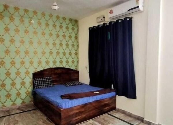 اتاق کلاسیک سه تخته, Oyo Hotel V Star