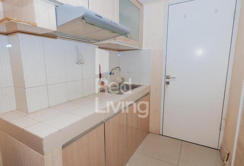 Студия Deluxe, Redliving Apartemen Grand Sentraland   At Properti Tower Pink