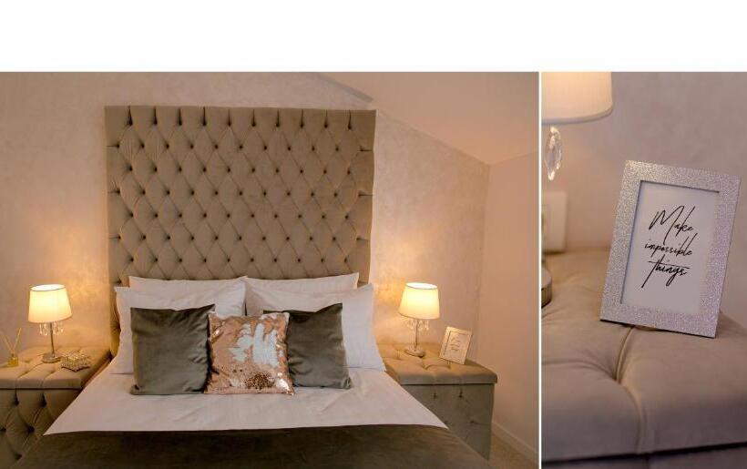 חדר דלוקס, Vila White