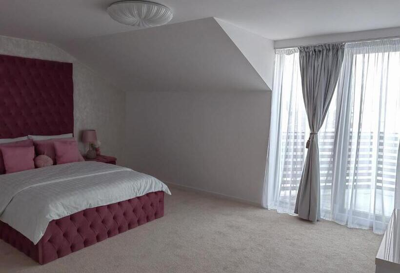 חדר דלוקס, Vila White