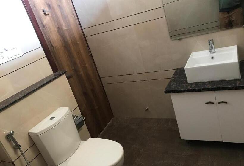 스탠다드 룸 킹사이즈 침대, Blessing Mansion, Amritsar