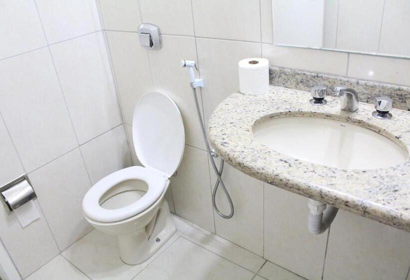 Standard-huone, Status Motel