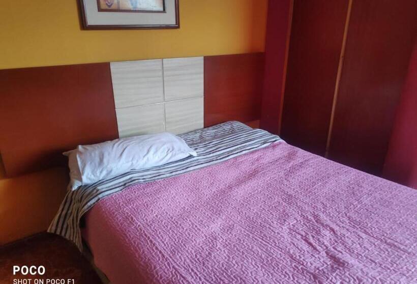 اتاق لوکس, Hospedaje El Pino