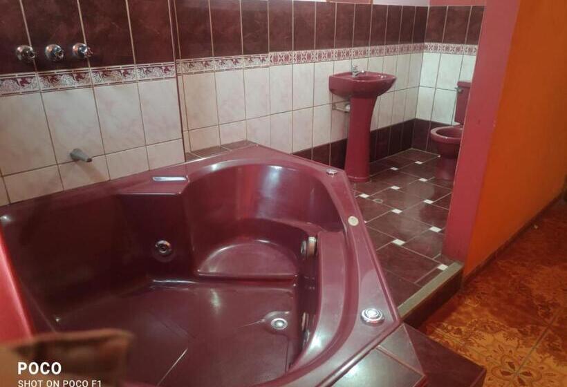 اتاق استاندارد با وان آب گرم, Hospedaje El Pino