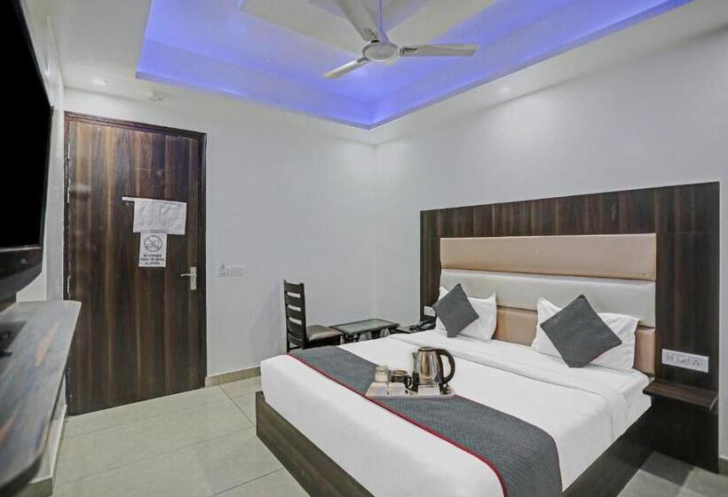 חדר קלאסי לשלושה, Collection O 85223 Hotel Classic