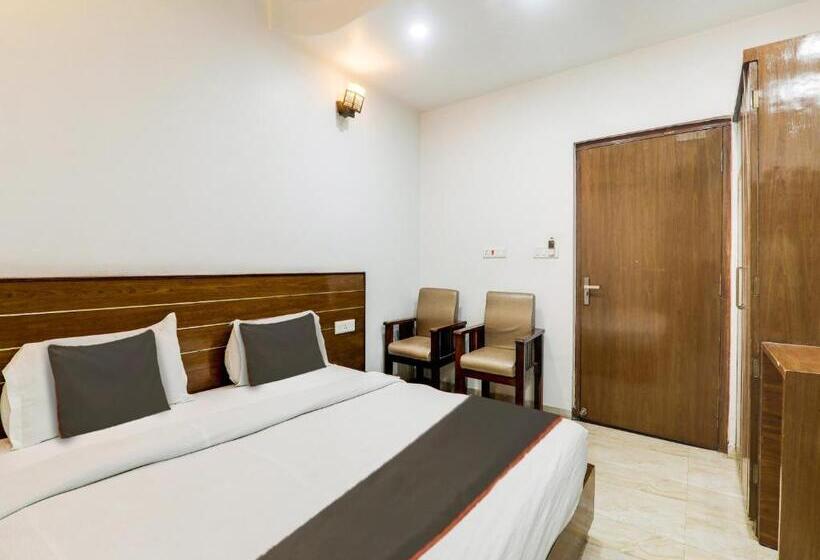 Трехместный Номер Классика, Collection O Hotel Diamond Plaza