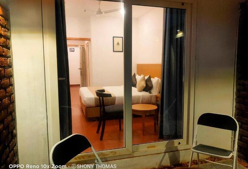 발코니 디럭스 룸, Agincourt Kuttikkanam