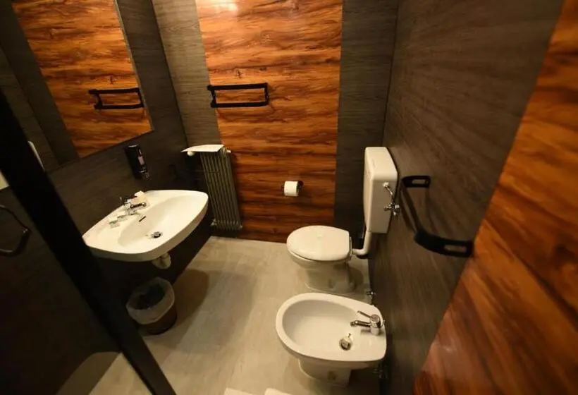 Habitació Estàndard, Celis