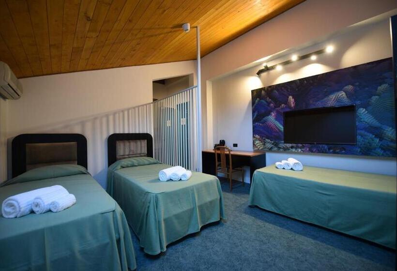 4인용 스탠다드 룸, Celis