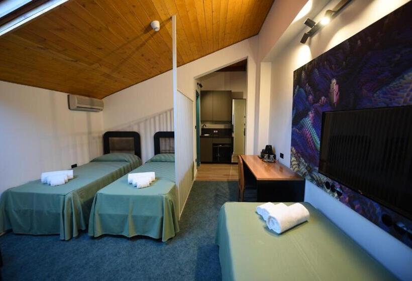 패밀리 룸, Celis