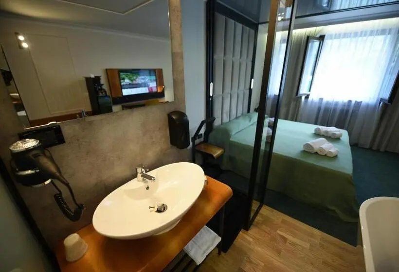 Habitació Deluxe, Celis