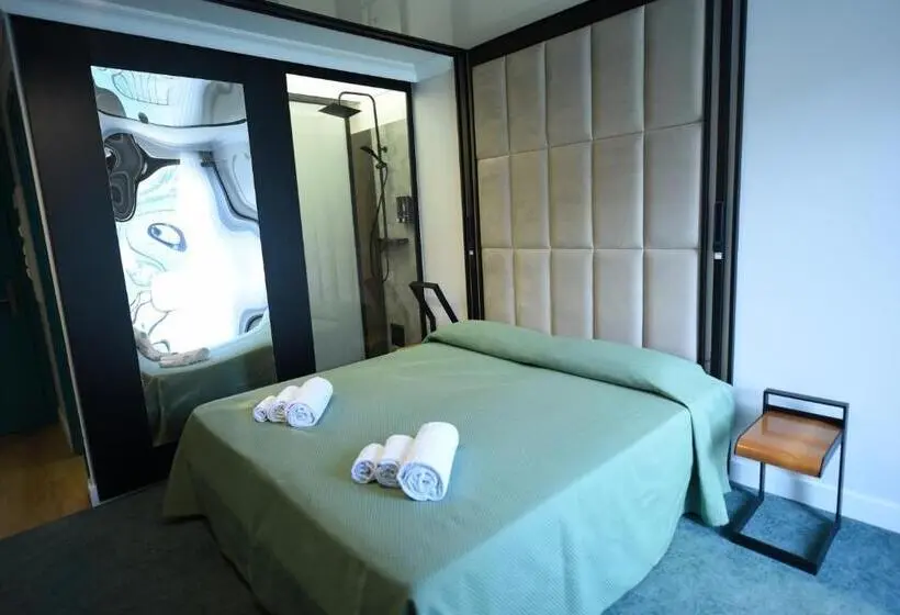 Habitació Triple Clàssica, Celis