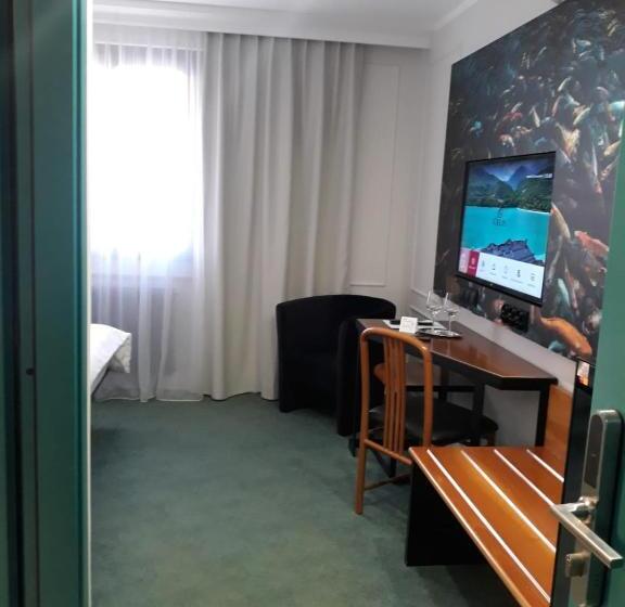 스탠다드 룸, Celis