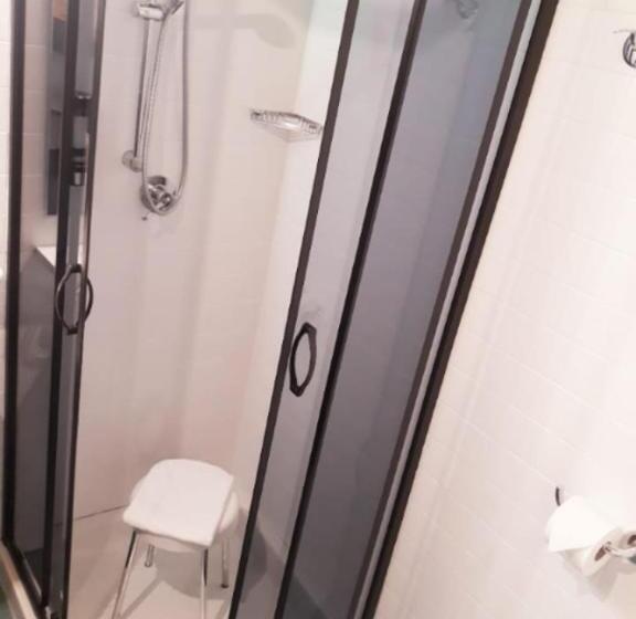 4인용 스탠다드 룸, Celis