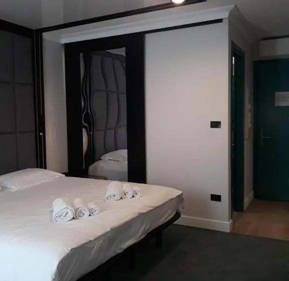 Habitació Triple Estàndard amb Balcó, Celis