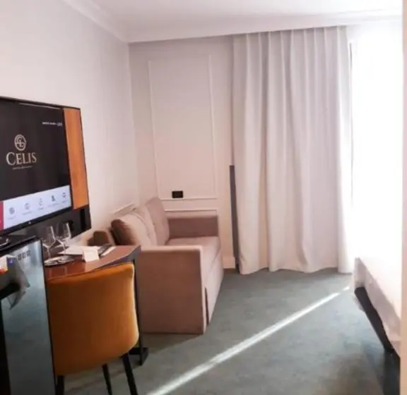 Habitació Triple Estàndard amb Balcó, Celis