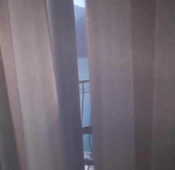 스탠다드 트리플 발코니 룸, Celis