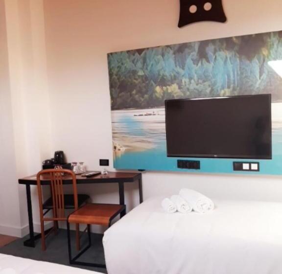 패밀리 룸, Celis