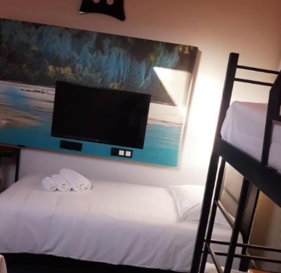 패밀리 룸, Celis