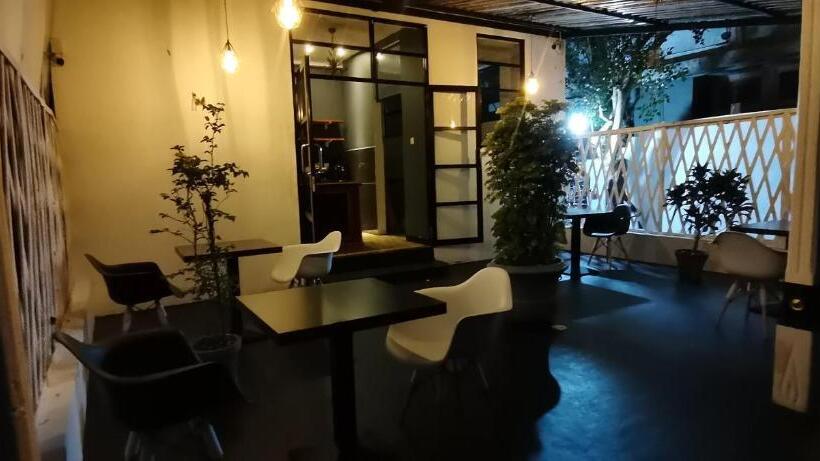 豪华海景房带阳台, Endlessblue Resort Kalametiya